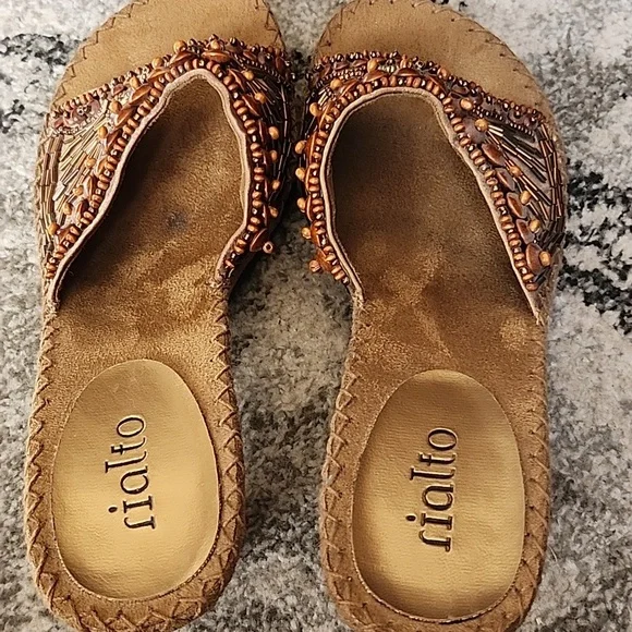 Rialto Beaded Sandal - Picture 4 of 6